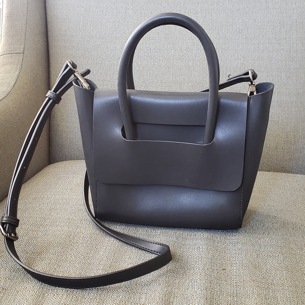 Hieleven Crossbody Bag